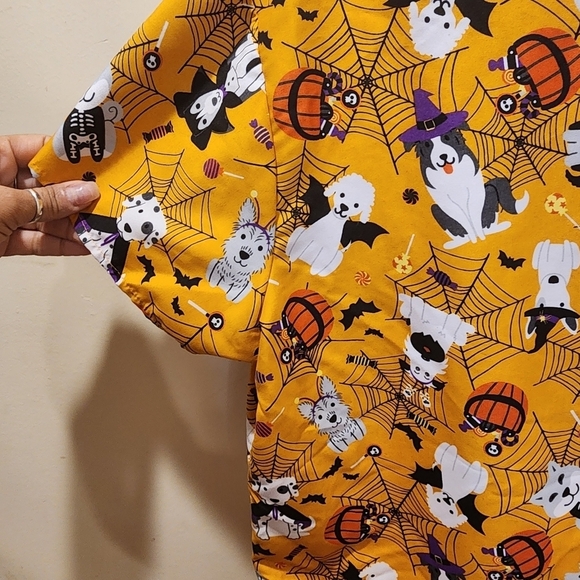 SERENE Uniformes Women's Halloween Puppies Scrub Top XL - Picture 5 of 9